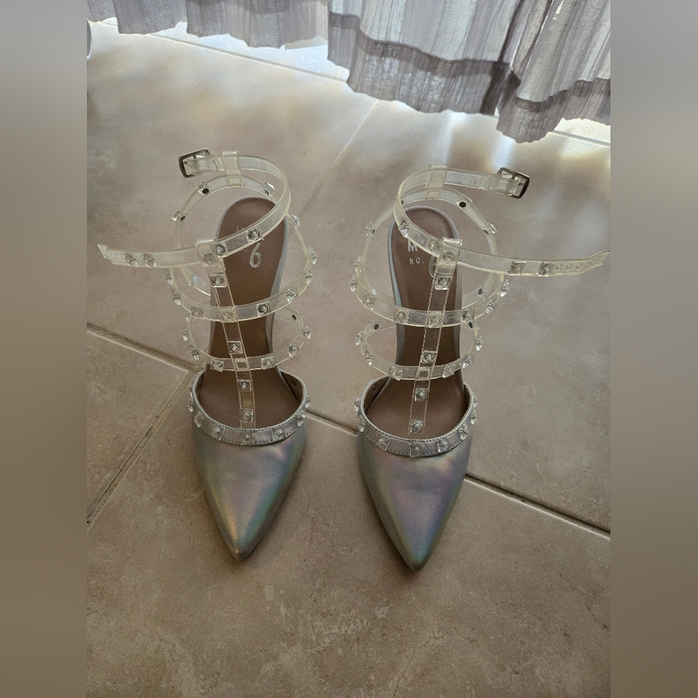 Mix No. 6 Liraven pumps in silver faux leather with  Iridescent size 7
